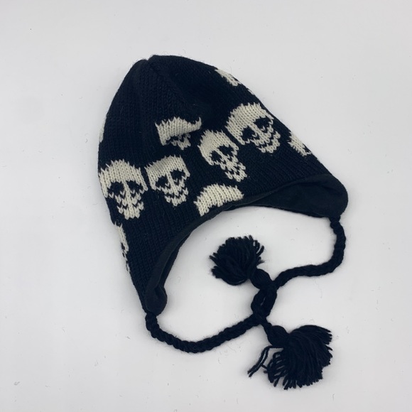 Skull Beanie - Picture 7 of 8